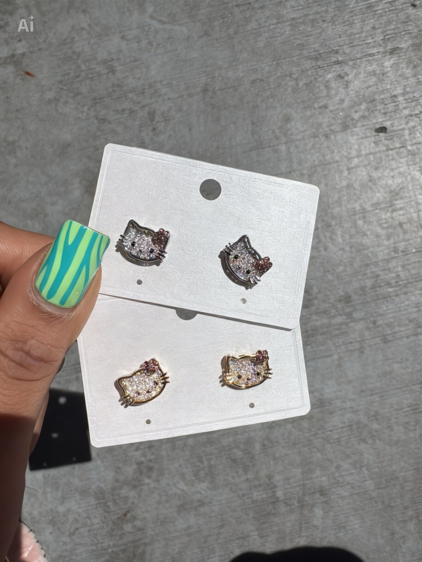 HK Diamond Studs